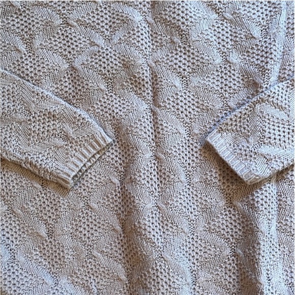 Old Navy Lilac Crew Neck Cable Knit Scallop Hem Sweater - Picture 7 of 7